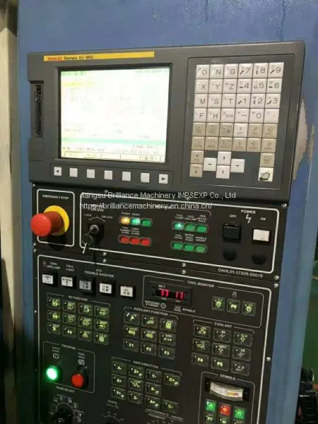 Taiwan DAHLIH 1020 Vertical Machining Center photo-3