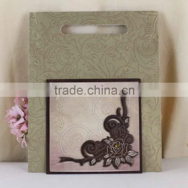Fashionable Handmade Luxury Wooden Padded Wedding Invitation Cards