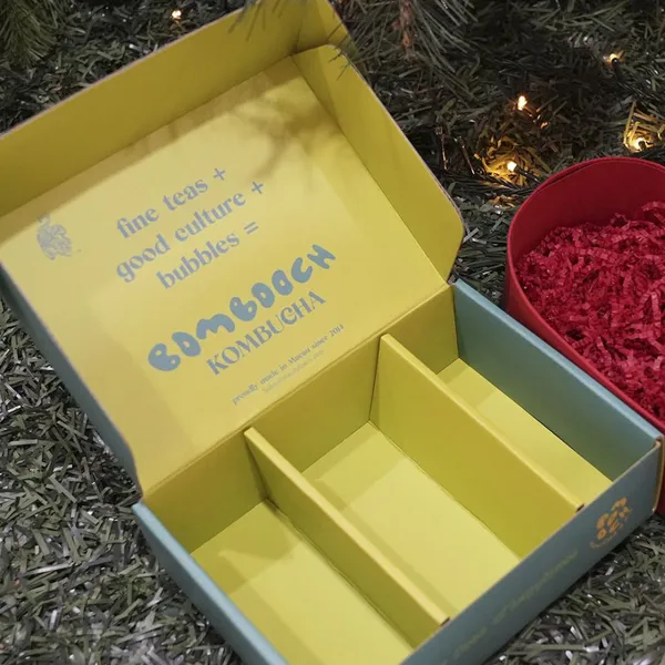 Colorful Factory Direct Sales Small Shipping Box With Gold Foil Stamping With Insert photo-5