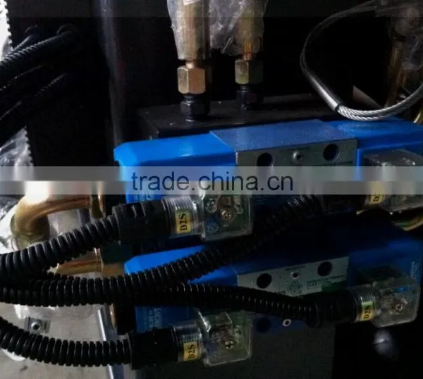50T Energy Saving Small Plastic Injection Moulding Machine photo-4