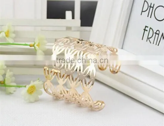 Wholesale Ellipse Superposition Jewelry Hollow Design Wide Bangle for Promotion photo-4