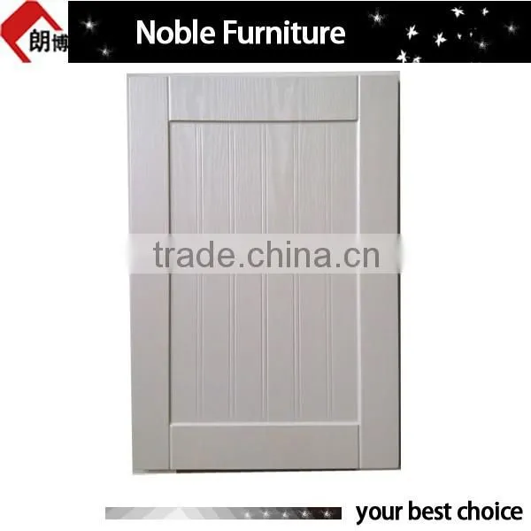 Hot Sell Kitchen Cabinets in Mdf Board of E1 Gule