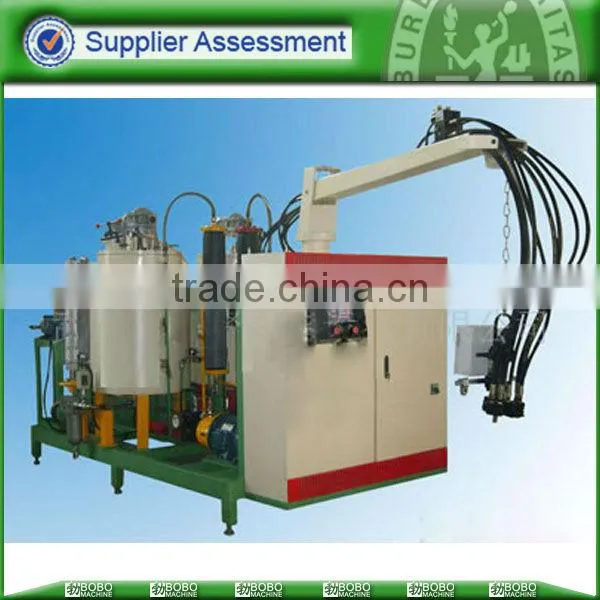 Machine of polyurethane injection