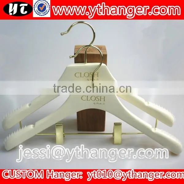 YY0508 China Supplier Brown Wooden Clothes Hanger With Laser Logo photo-4