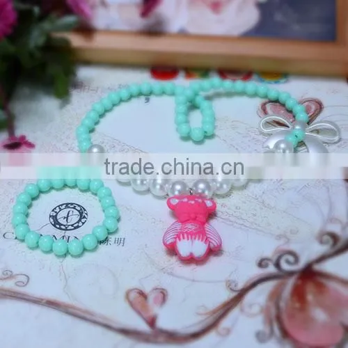2014 New Design Fashionable Doll Pendant Necklace