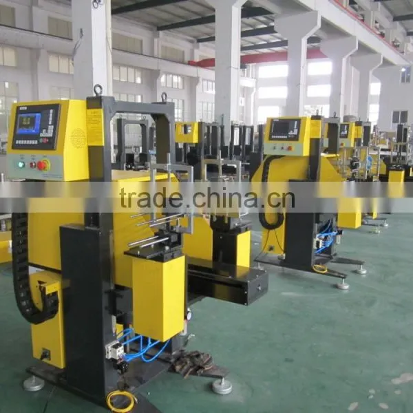 Automatic Double Station in Mould Labeling for Blow Moulding Machine photo-2