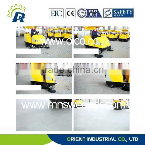 Strong Dust Inhale Capacity Riding Road Sweeper With Power Supply 36V photo-6