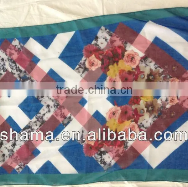 Big Repeat Size Printing Polyester Scraf photo-3