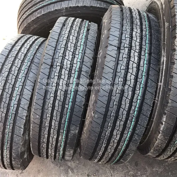 Flat Car Tyre 235/75R17.5 Passenger Car Wire Tyre From Stock photo-3