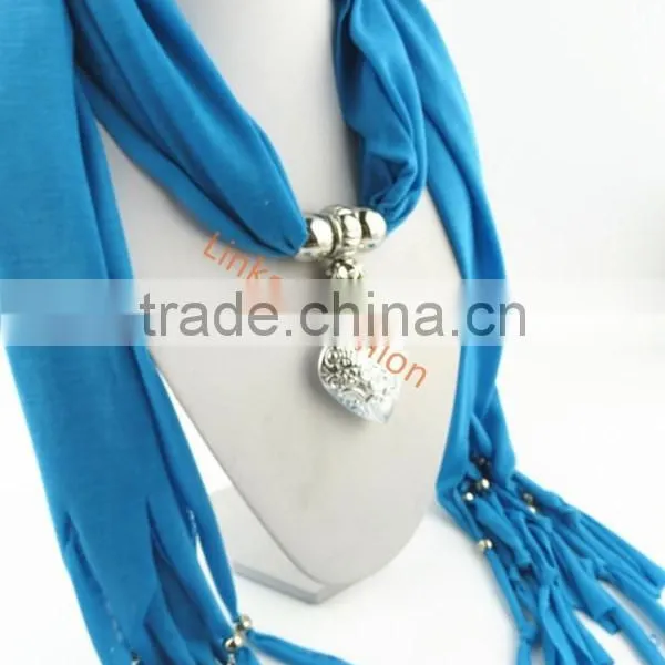 China Wholesale Knitting Scarf Pendant Scarves With Jewelry