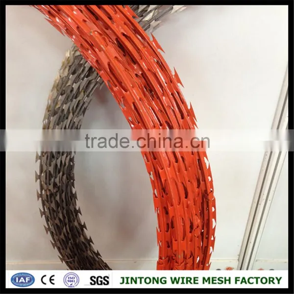 Low Price Cross Razor Blade Wire Fence Type Cheap Concertina Razor Barbed Wire photo-3