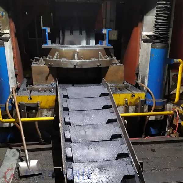 Sponge iron hot-pressing equipment for iron blocks, equipped with counterweight blocks and iron hot-pressing hydraulic press for forming
