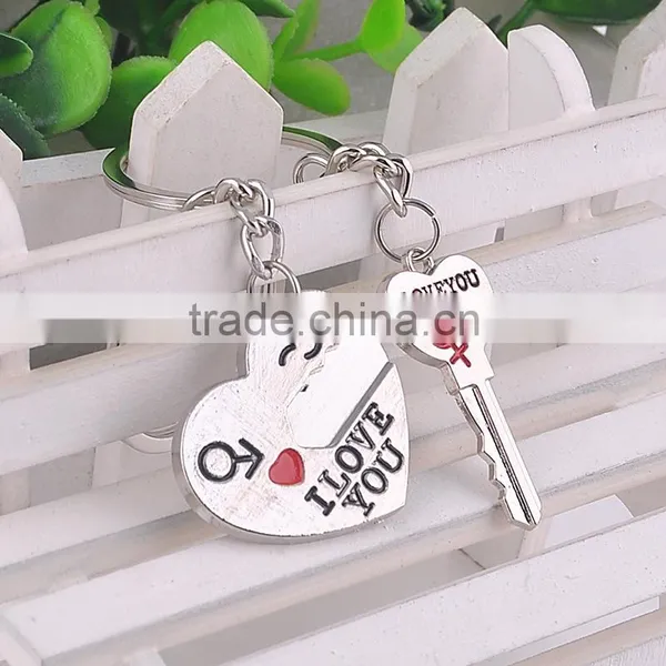 Wholesale Metal Keychain Small Gifts English Couple Keychain photo-2