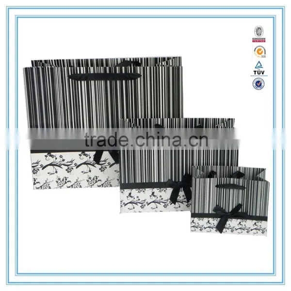China Supplier High Quality Luxury White Cardboard Paper Bag photo-3