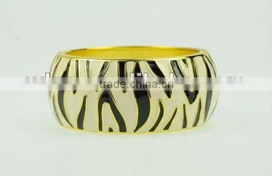 Zebra Color Metal Bangle