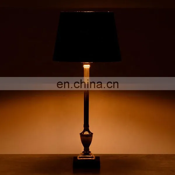 New Design Decoration Metal Desk Lamp and Modern Table Lamp photo-4