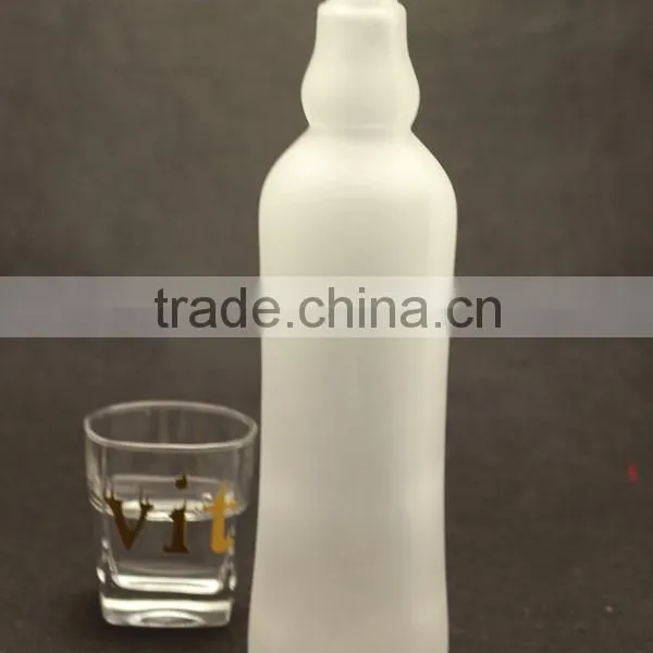 Fashional New Product Frosted Alcohol Bottles Beverage Wine Bottle 500ml Paint Blue Glass Bottles photo-2
