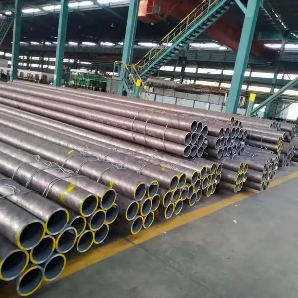 Prime Quality Customized Q235 Q345 Q420 Q460 Q550 Q690 A36 SS400 ST52 Нержавеющая сталь с швом и бесшовные трубы. Цена
