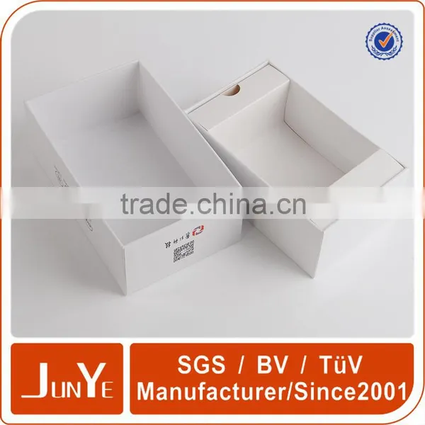 Factory Price Custom Logo Printed Packaging High Gloss White Cardboard Box photo-4