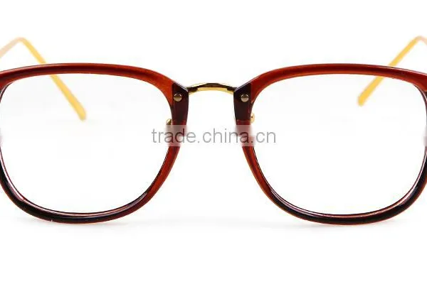 's Most Stylish New Mode Essential Gold Metallic Frames Eyewear photo-2