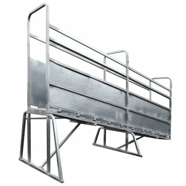 Heavy Duty  Cattle Loading Ramp With Winch Galvanized Portable Livestock Cattle Goat Sheep Loading Ramp