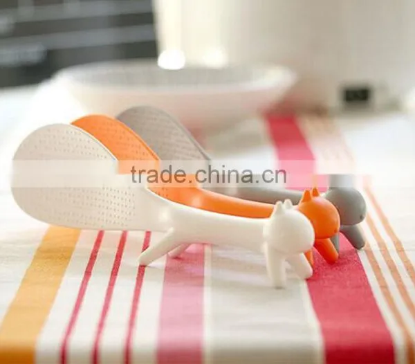 2015 New Design Coloful Cut Plastic Animal Squirrel Shape Meal Spoon photo-3