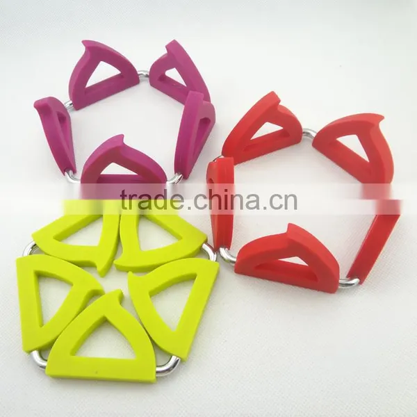Thick Silicone Hot Pot Pads With Big Hardware photo-3