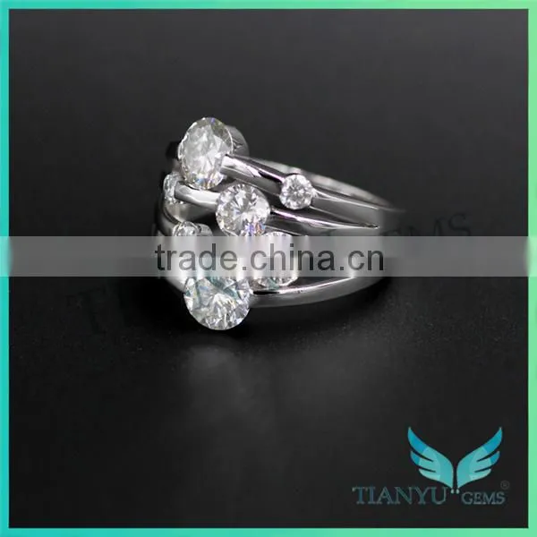 14 K White Gold Round Cut Moissanite Diamond Engagement Ring photo-3