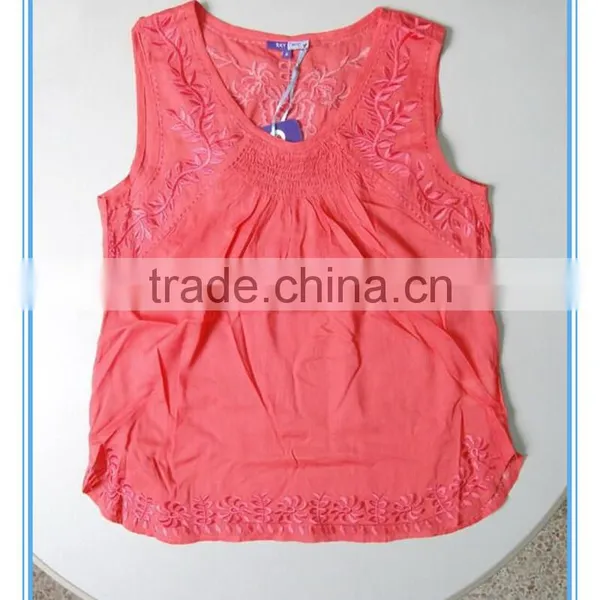 2016 New Design Embroidery Women Tank Tops Wholesale photo-4