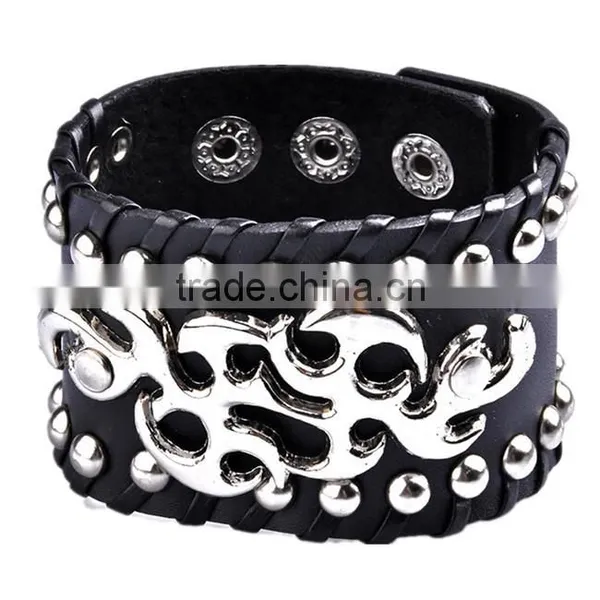 Doomed Rivet Flower Pattern Bracelet Punk Style Cow Leather Bracelet