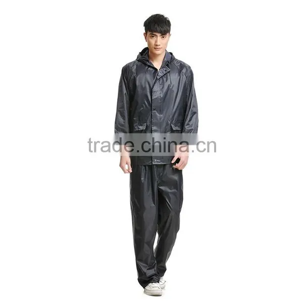 Lightweight Colorful PVC Raincoat for Promotion photo-2