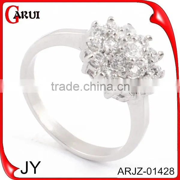2015 Hot New Jewelry Pave Crystal Wedding Ring Silver Lady Rings