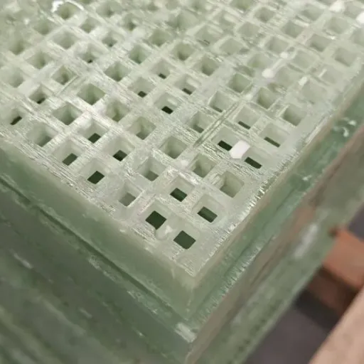 Durable Fiberglass Reinforced Plastic Grating Walkway for Heavy Traffic Industrial Use photo-3