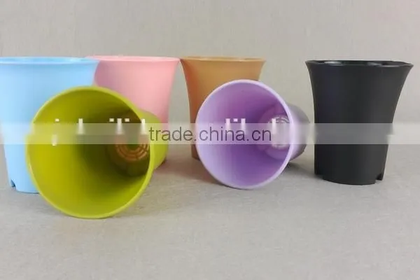 Hot Sale Plastic Flower Pot With Different Color for Family and Office