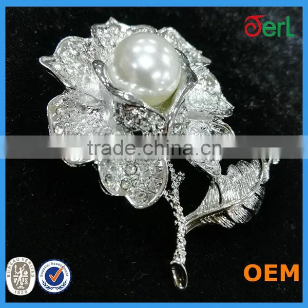 Fashion Elegant Small Crystal Scarf Clip Brooch Rose Flower Brooch photo-2