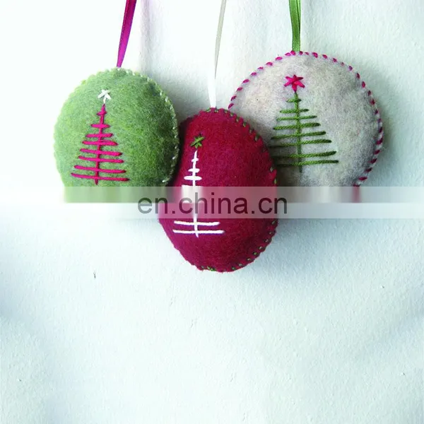 Printing Custom Logo Printed Village Christmas Slippers photo-4