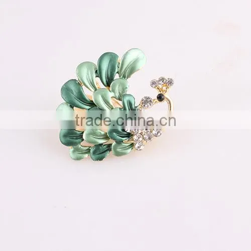 Wholesale Clothing Products Diamond Grade Noble Peacock Brooch photo-3