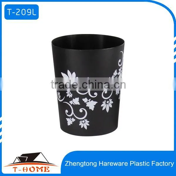 Convenient Plastic Trash Bin