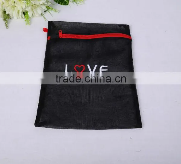 YIWU RODA 100% Polyester Mesh Square Black Embroidery Laundry Bag photo-2