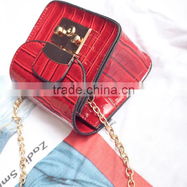 Lady Red Small Side Bag for College Girls photo-2