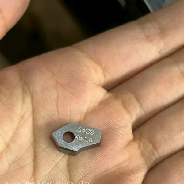 Material base de carburo proporcionado por el proveedor con ficha técnica, 94.0 HRA, acabado de 0.4μm Ra, reemplazo en 30 días por errores de mecanizado