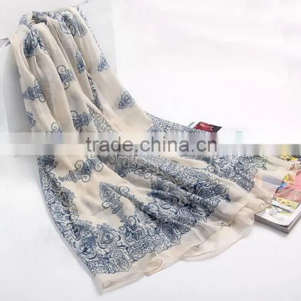 2015 Fashion Ladies New Design Custom Stripe Scarf Wholesale for Charming Ladies photo-4