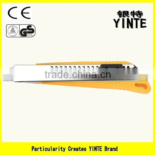 China Factory Hand Tool Utility Knife Cutter With New Insulation Plastic and Silver Color photo-2