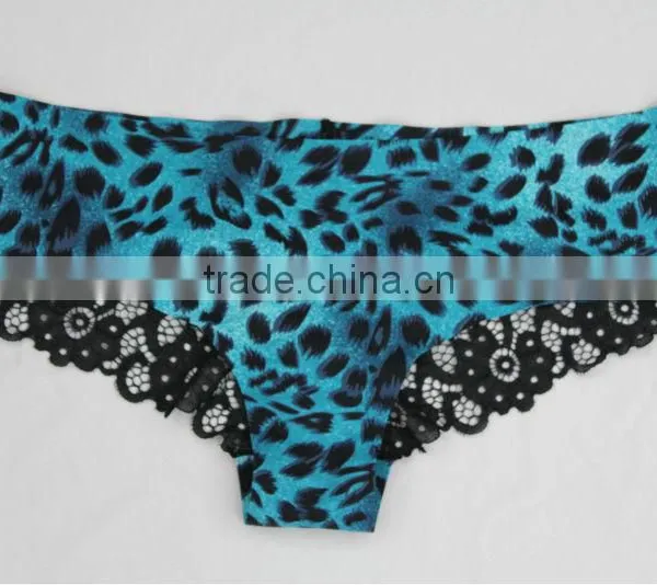 Lace Bonded Sexy Mature Women Panties photo-2