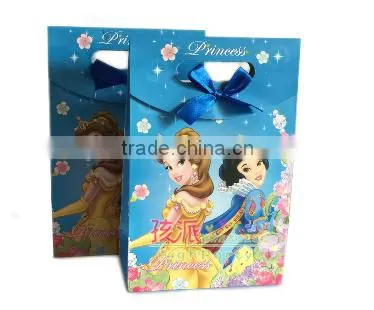 China Customized Grid Printing Wholesale Luxury Handbag Shape Paper Gift Bag With Gift Paper Bag photo-6