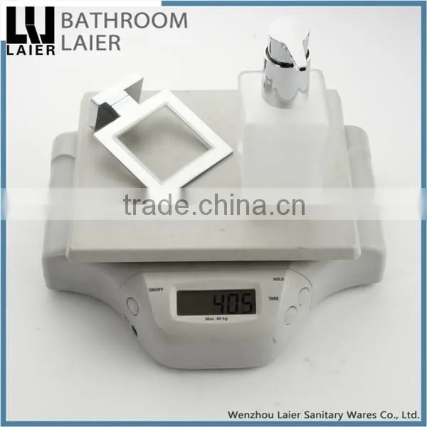 Simple Understated Design Zinc Alloy Chrome Finishing Bathroom Accessories Wall Mounted Soap Dispenser photo-4