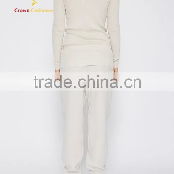 White Women Round Neck Cashmere Pullover Sweater photo-2