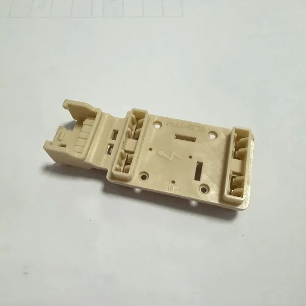 OEM PA66 GF30 Auto Connector Insulating Base IATF 16949 Low Moisture Absorption High Temperature Automotive Electronics Tooling photo-3