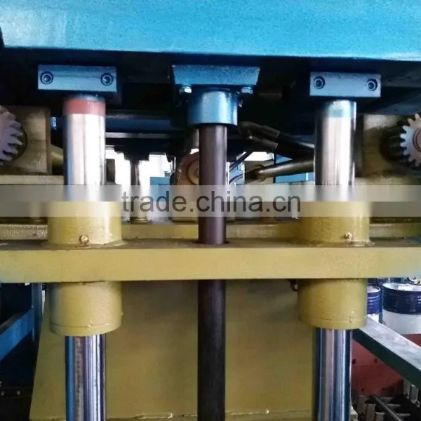 China Used Cheap Price Concrete Block Making Machine for Sale photo-5