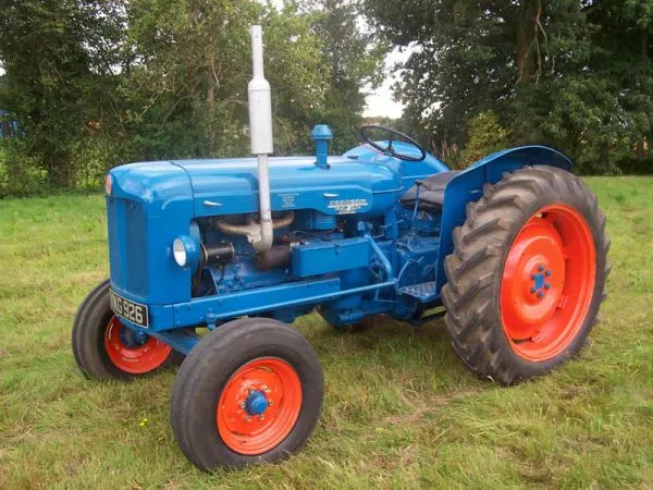 220hp Agriculture Tractor Equipment WHEELED WHEELED 4 WD